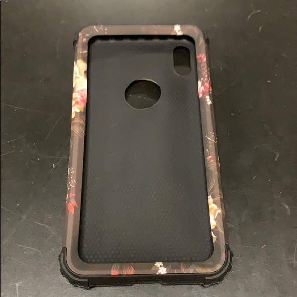 iPhone XS Max phone case - Picture 1 of 4